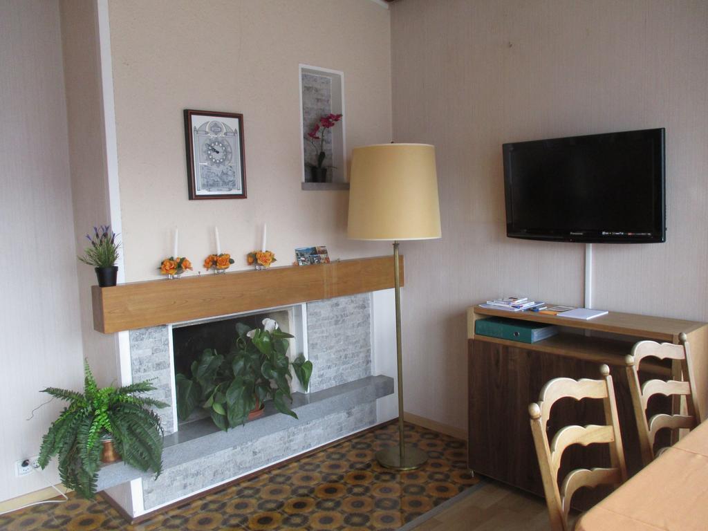 Casa Franceschini Apartment โลการ์โน ภายนอก รูปภาพ